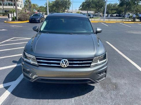 Used 2021 Volkswagen Tiguan SE FWD image 1