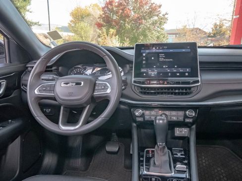 Used 2023 Jeep Compass Trailhawk image 39