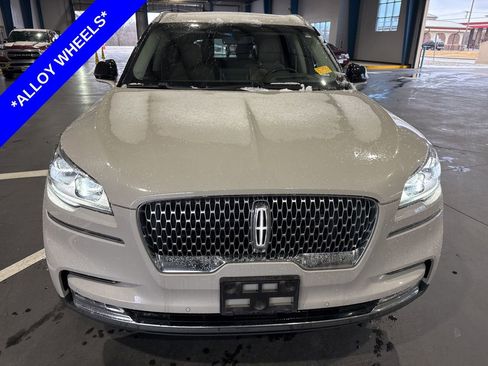 Used 2020 Lincoln Aviator Reserve w/ Equipment Group 202A image 2