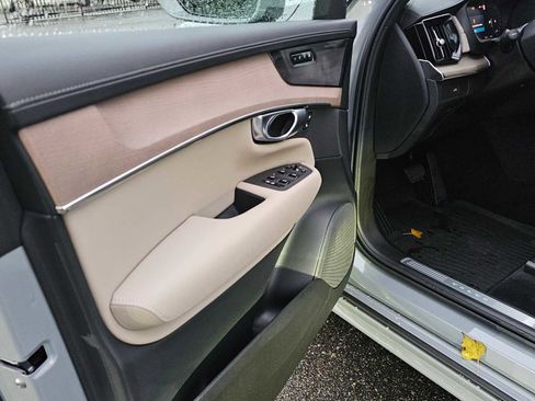 New 2026 Volvo XC90 B6 Plus w/ Protection Package Premier AWD/4WD image 19