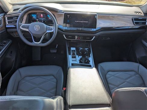 Used 2024 Volkswagen Atlas SE image 26