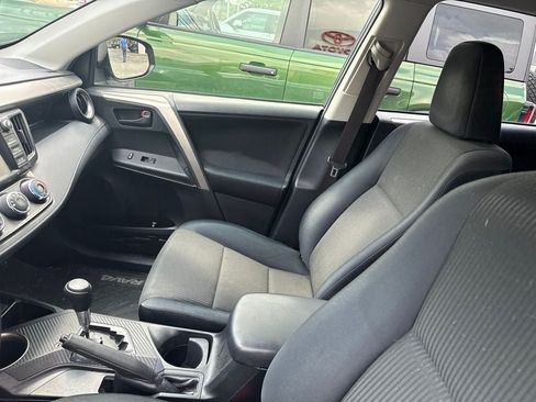 Used 2014 Toyota RAV4 LE AWD/4WD image 7