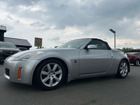 Used 2005 Nissan 350Z Touring image 17