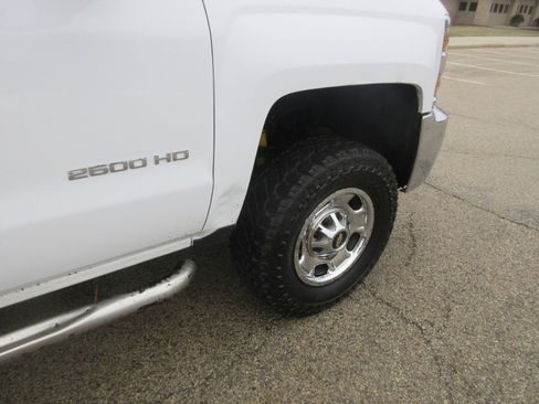 Used 2018 Chevrolet Silverado 2500 W/T w/ Snow Plow Prep Package image 14
