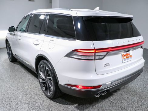 Used 2023 Lincoln Aviator Reserve w/ Equipment Group 201A RWD image 9