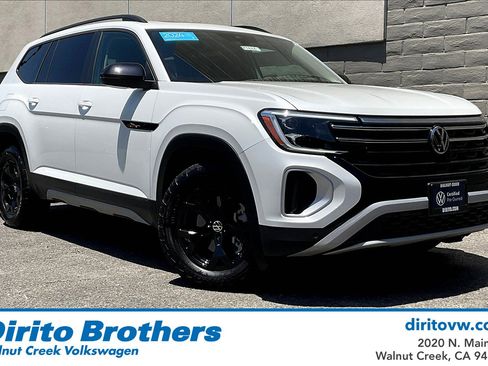 Used 2024 Volkswagen Atlas Peak Edition SEL image 1