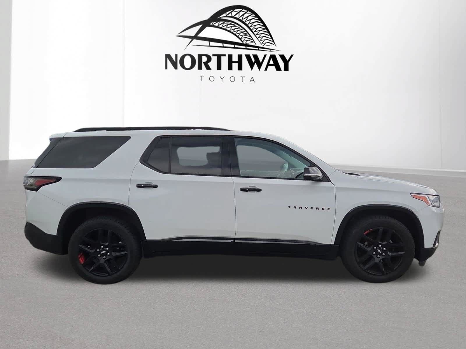 Used 2020 Chevrolet Traverse Premier w/ Redline Edition AWD/4WD image 2