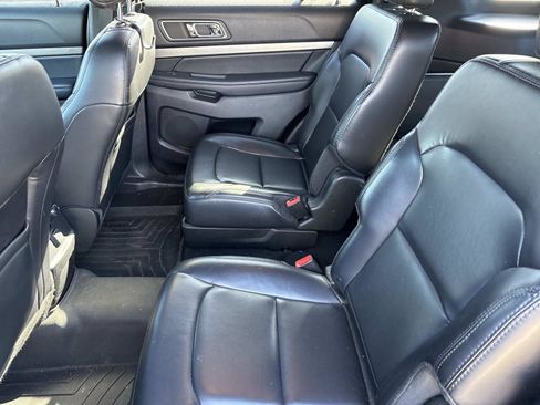 Used 2019 Ford Explorer XLT w/ Equipment Group 202A image 31