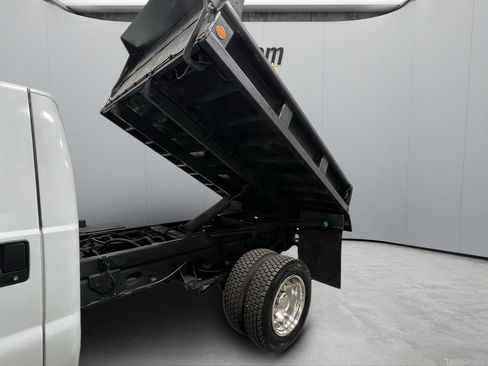 Used 2007 Ford F450 2WD Regular Cab Super Duty image 40