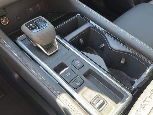 New 2025 Nissan Pathfinder Platinum image 25