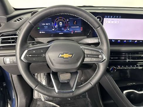 Used 2024 Chevrolet Traverse LT w/ LPO, Floor Liner Package FWD image 11