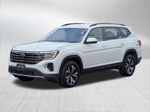 Used 2024 Volkswagen Atlas SE AWD/4WD image 3