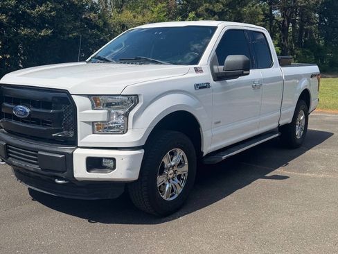 Used 2015 Ford F150 XLT w/ Equipment Group 302A Luxury image 4