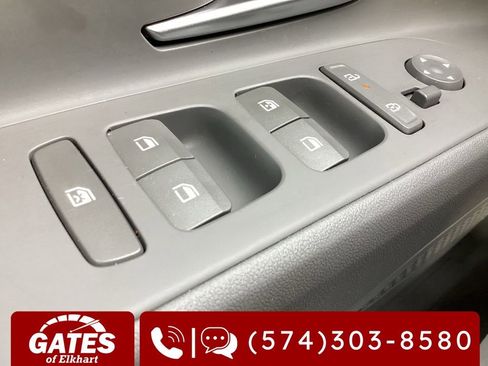 Used 2025 Hyundai Elantra SEL FWD image 22