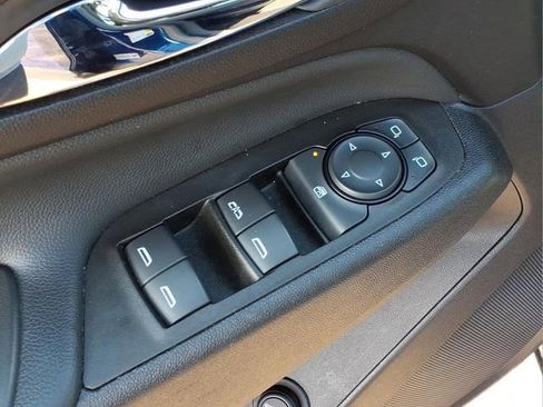 Used 2023 Chevrolet Equinox LT AWD/4WD image 16