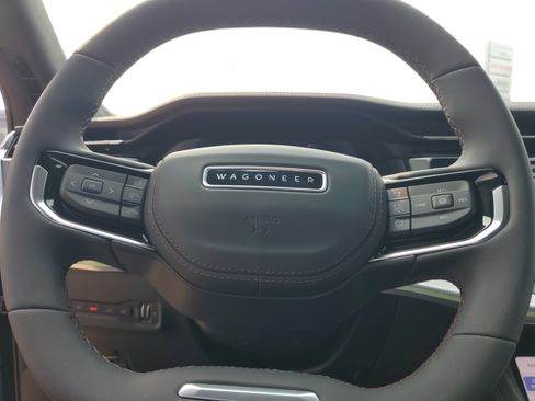 Used 2024 Jeep Wagoneer Launch Edition AWD/4WD image 11
