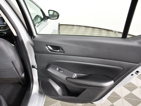 Used 2024 Nissan Altima 2.5 SV FWD image 43
