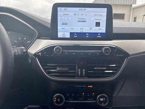 Used 2020 Ford Escape SE FWD image 17