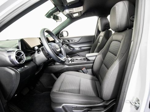 Used 2025 Chevrolet Equinox LT FWD image 9