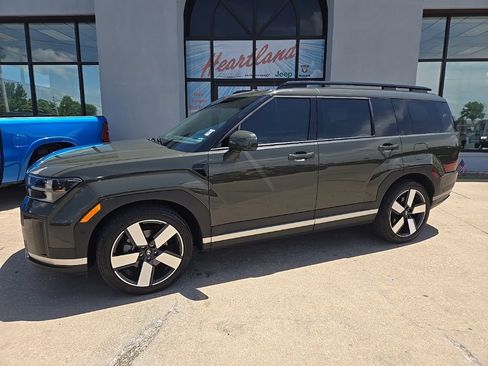 Used 2024 Hyundai Santa Fe Limited FWD image 5