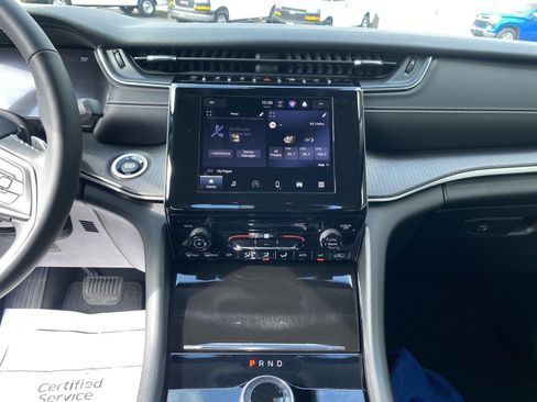 Used 2023 Jeep Grand Cherokee Laredo image 26