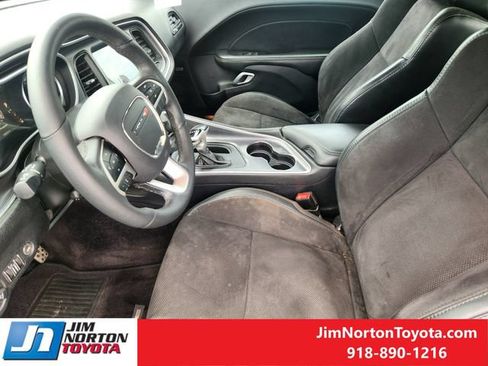 Used 2017 Dodge Challenger GT w/ GT Interior Package AWD/4WD image 14