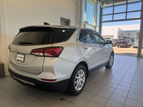 Used 2022 Chevrolet Equinox LT AWD/4WD image 34
