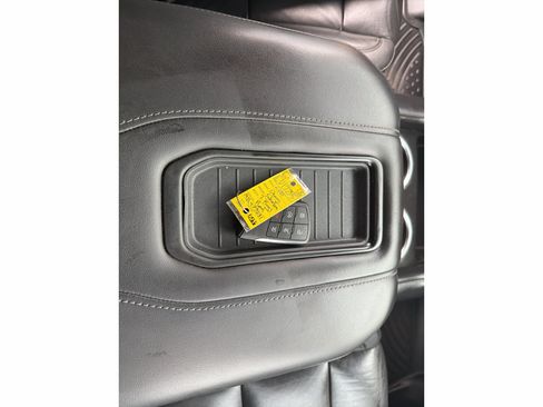 Used 2021 Chevrolet Suburban Z71 AWD/4WD image 16