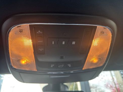 Used 2021 Jeep Grand Cherokee Limited w/ Trailer Tow Group IV image 23