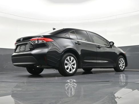 Used 2025 Toyota Corolla LE image 26