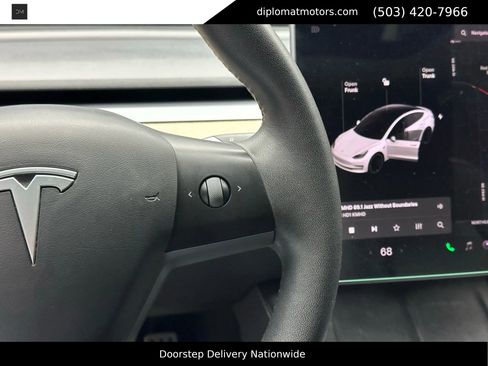 Used 2021 Tesla Model 3 Performance image 33