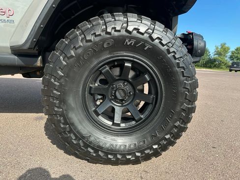 Used 2019 Jeep Wrangler Unlimited Rubicon AWD/4WD image 23