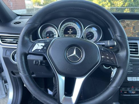 Used 2016 Mercedes-Benz E 350 4MATIC Sedan w/ Premium Package image 24