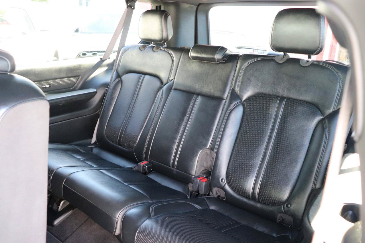Used 2024 Jeep Wagoneer L Series III w/ Flexible Seating Group AWD/4WD image 13