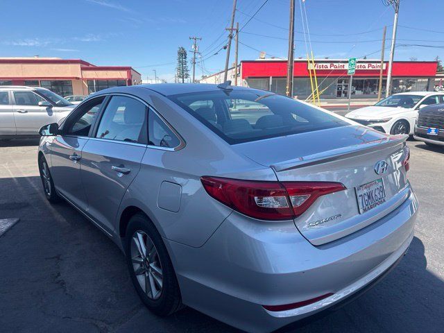 Used 2015 Hyundai Sonata SE w/ Option Group 02 FWD image 2