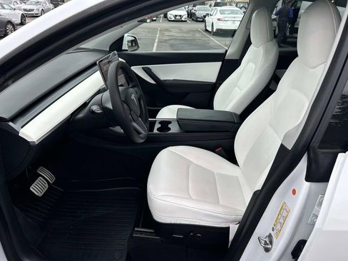 Used 2022 Tesla Model Y Performance image 21