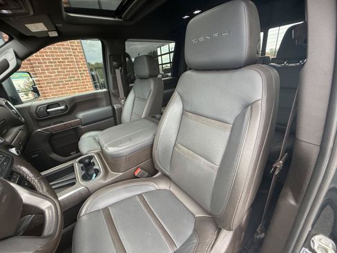 Used 2023 GMC Sierra 2500 Denali w/ Denali Ultimate Package AWD/4WD image 17