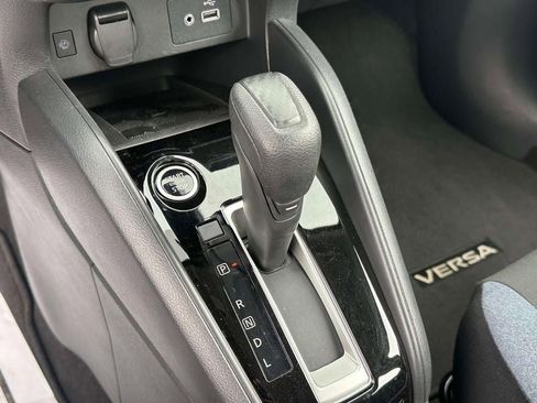 Used 2025 Nissan Versa SV FWD image 27