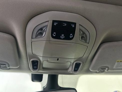 Used 2022 Chrysler Pacifica Limited FWD image 35