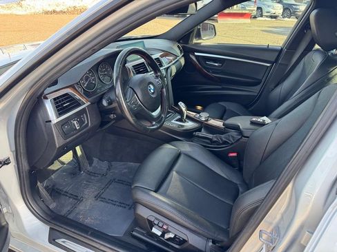 Used 2018 BMW 330i xDrive 330i xDrive Sedan w/ Convenience Package AWD/4WD image 17
