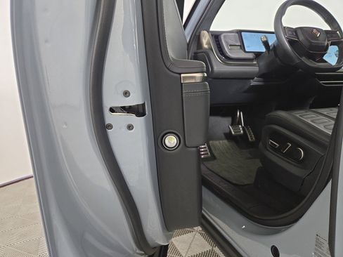 Used 2023 Rivian R1T Adventure image 30