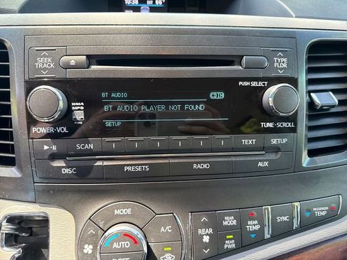 Used 2013 Toyota Sienna XLE FWD image 18