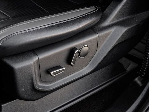 Used 2017 Ford F150 Raptor w/ Equipment Group 802A Luxury image 38