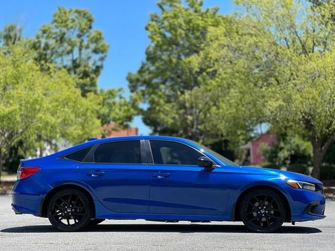 Used 2023 Honda Civic Sport image 4