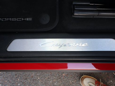 Used 2025 Porsche Cayenne E-Hybrid AWD/4WD image 16