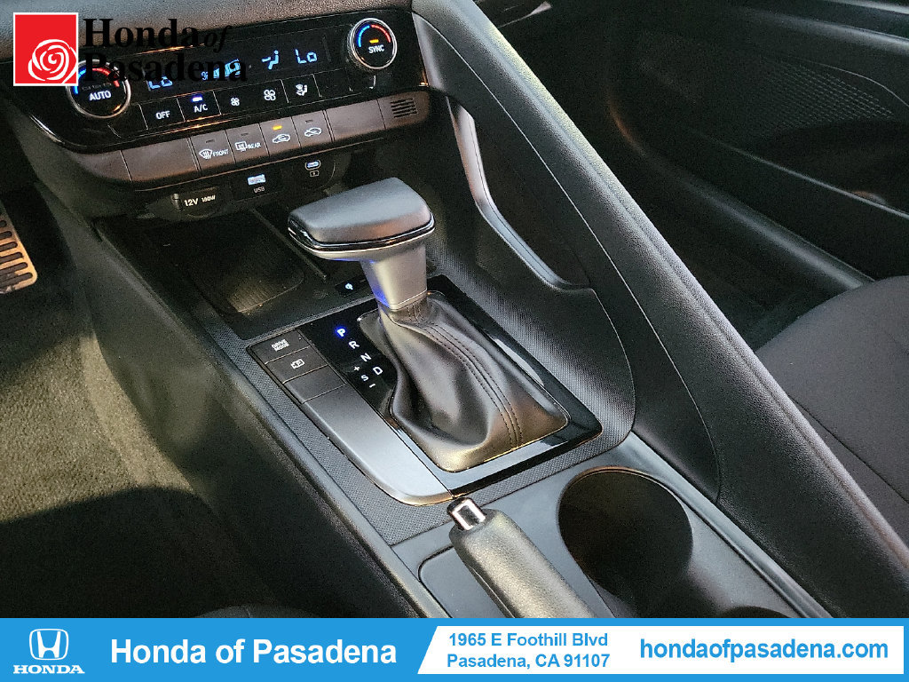 Used 2025 Hyundai Elantra Sport FWD image 19