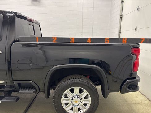 Used 2024 Chevrolet Silverado 2500 High Country w/ High Country Premium Package image 10