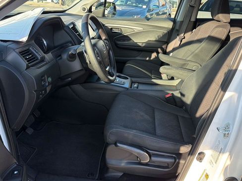 Used 2023 Honda Ridgeline Sport image 4