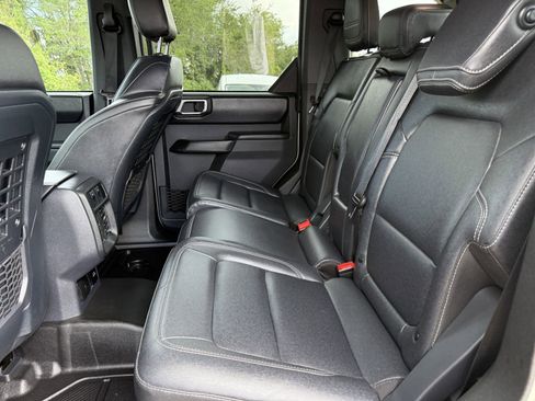Certified 2025 Ford Bronco Badlands AWD/4WD image 16