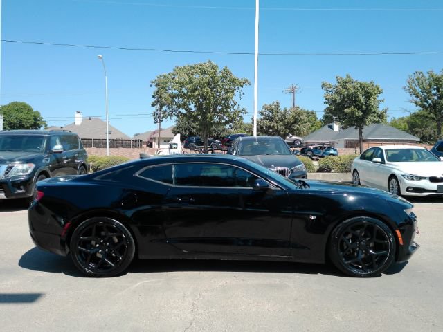 Used 2017 Chevrolet Camaro LT RWD image 5